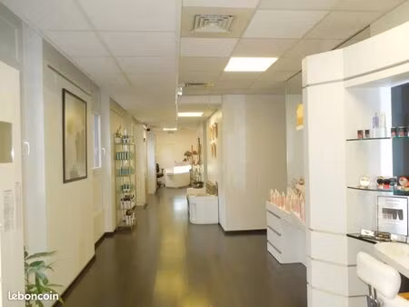 local commercial 261 m² troyes