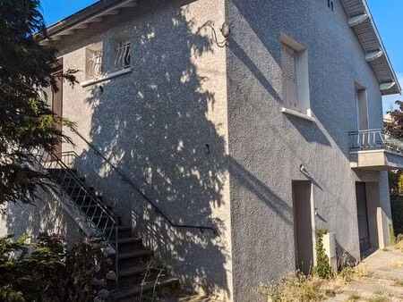emplacement n°1 centre village maison /sous sol