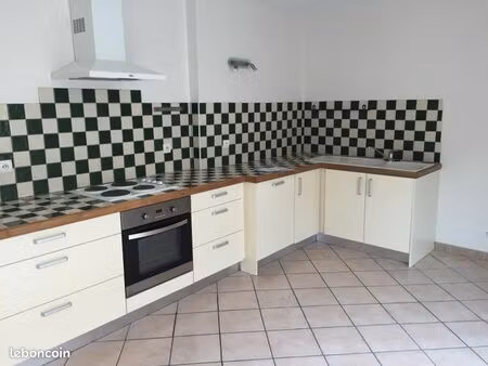 à louer maison de ville   quartier calme