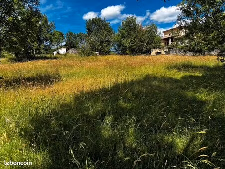 terrain 1 675 m² fabras