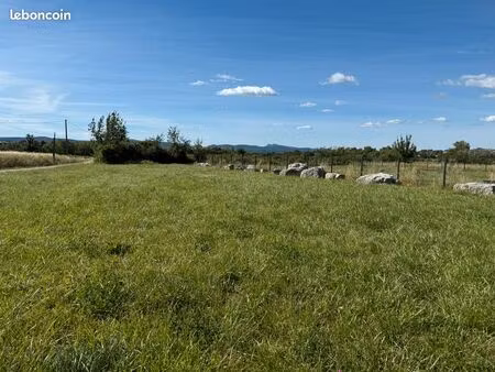 terrain à bâtir à st sauveur de cruzieres 1041m2 65 000