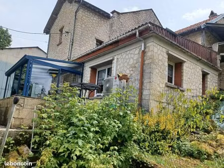 corps de ferme avec dépendances sur 6 150 m² de terrain