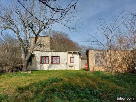 a rénover  petite maison plain-pied avec jardin et garage