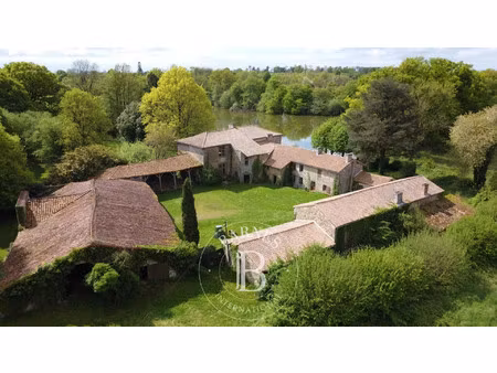 maison de luxe à vendre à secondigny