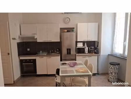 particulier loue t1 meublé plein centre ville bastia