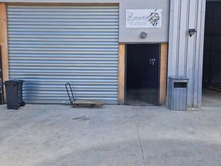 location hangar