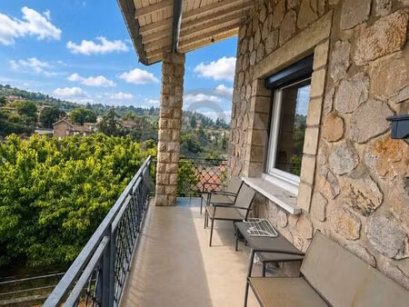 maison 8 pièces 250 m²