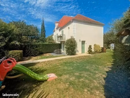 a vendre maison lisses balcon terrasse jardin secteur léonard de vinci vue lac