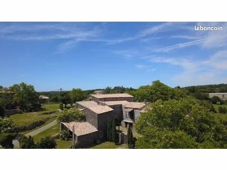 maison 10 pièces 265 m²