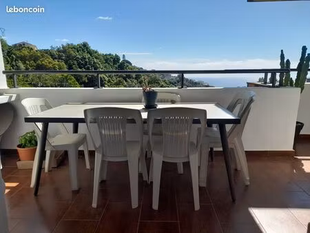 bastia. magnifique t2. troisième et dernier étage avec ascenseur. vue sur mer imprenable