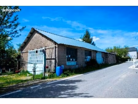 ancienne forge sur 6000 m2 de terrain