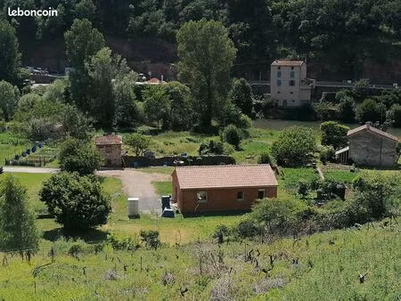 terrain 725 m² camares