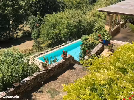 maison d'exception de 270 m2 habitable avec piscine et vue dégagée
