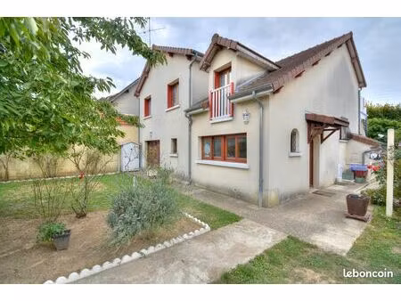 maison 8 pièces 186 m²