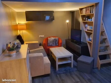 situé dans un quartier calme et agréable  à seulement 5 minutes à pied de l’hôpital privé 