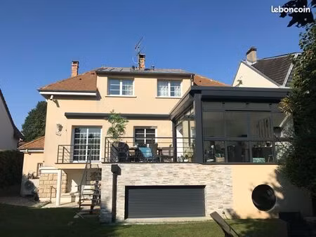 maison familiale 235m2 toutes commodités à pieds proche centre ville  écoles et collège