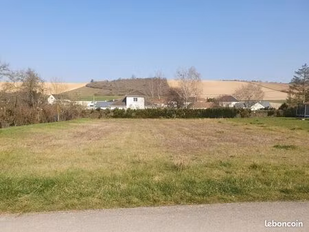 terrain 1 601 m² messon