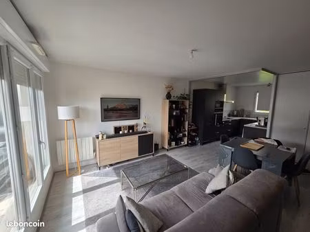 location appartement 53m2 duplex. ideal jeune couple ou personne seule