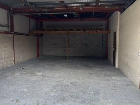 local d’activité et bureaux 150m2