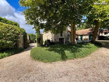 maison 9 pièces 250 m²