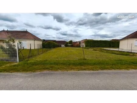 terrain à bâtir de 548 m2