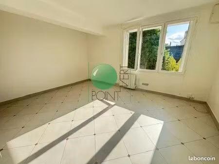 studio 1 pièce 25 m²