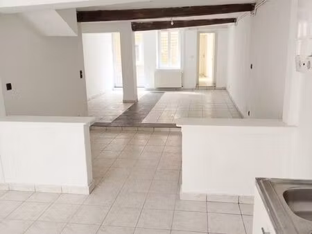 appartement t3 avec garage et cave – hyper centre charleville-mézières