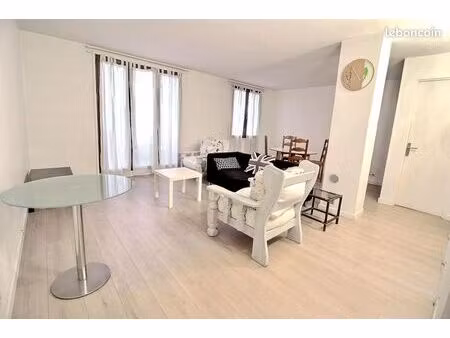 appartement 1 pièce 55 m²