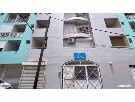 studio 1 pièce 31 m²