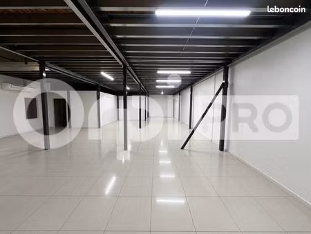 local commercial 667 m²