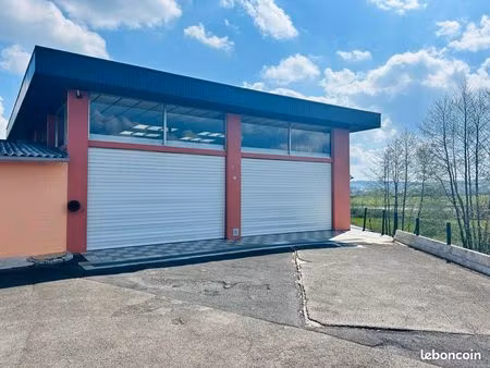 à tournes  local commercial 100 m2 avec appart  f2 bis 84 m2