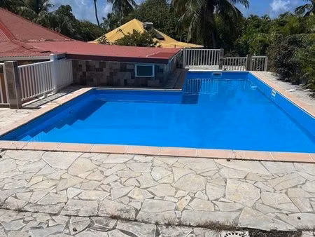 loue maison individuelle avec piscine à saint-francois