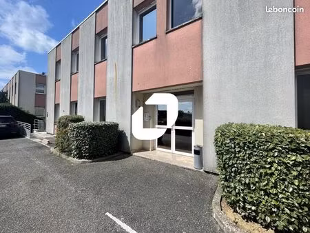 bureau 95 m²