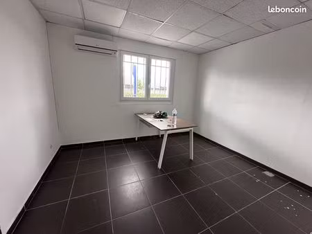 bureaux 16 m² lisses