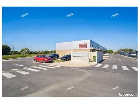 location dépôt/bureau
