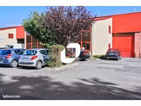 local d'activité 435 m²