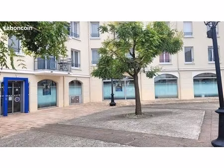 local commercial 155 m²