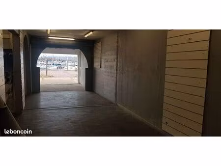 local commercial saisonnier