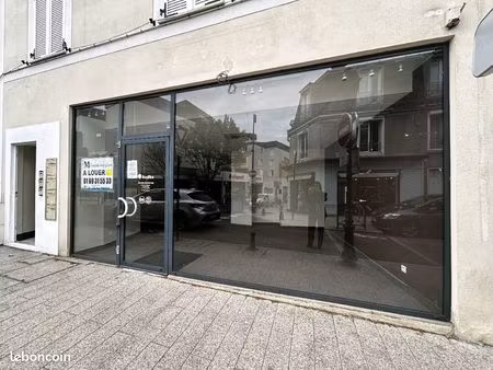 local commercial 55 m² palaiseau