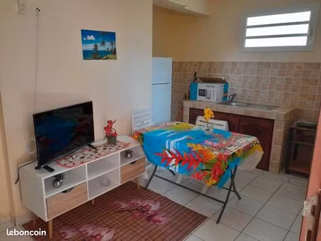 logement f2  bas de villa