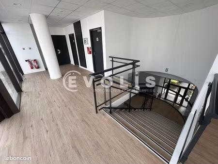 bureaux 158 m²
