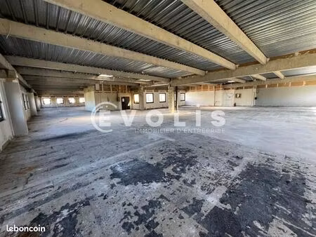 bureaux 898 m²