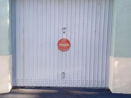 a louer garage centre-ville d'aurillac