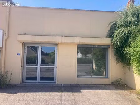 local commercial 75 m² pont-sainte-marie