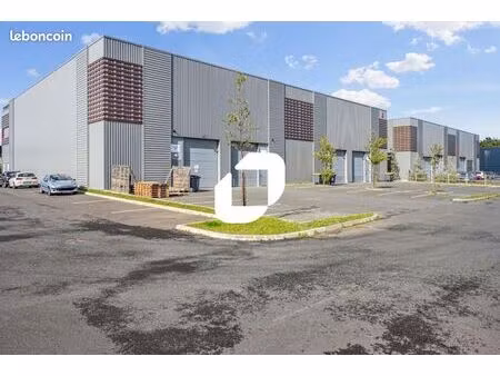 local d'activité 445 m²