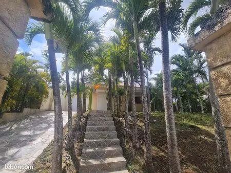villa t4 double terrasse et bac à punch