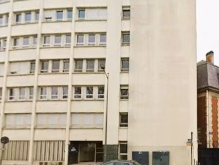 local de bureau 35m² avec place de parking près gare sncf