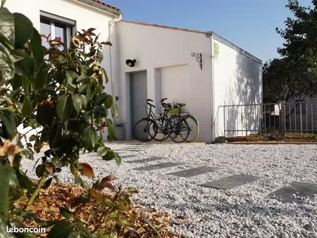 petite maison meublée et indépendante avec terrasse