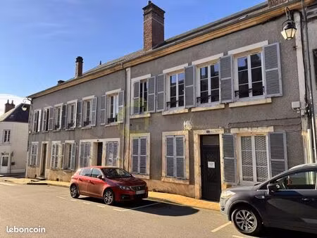immeuble 352 m² henrichemont
