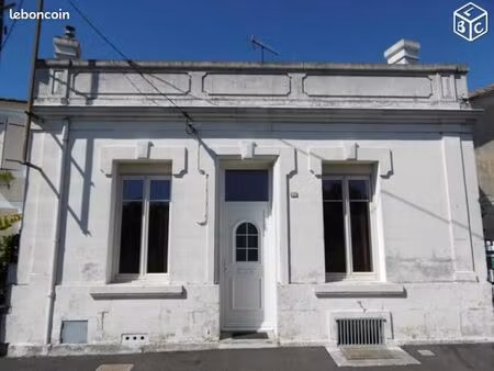 maison t3 meublée avec terrasse sur cour intérieure